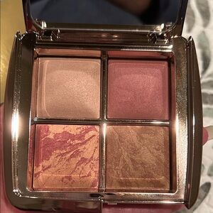 Hourglass ambient Lightening Palette